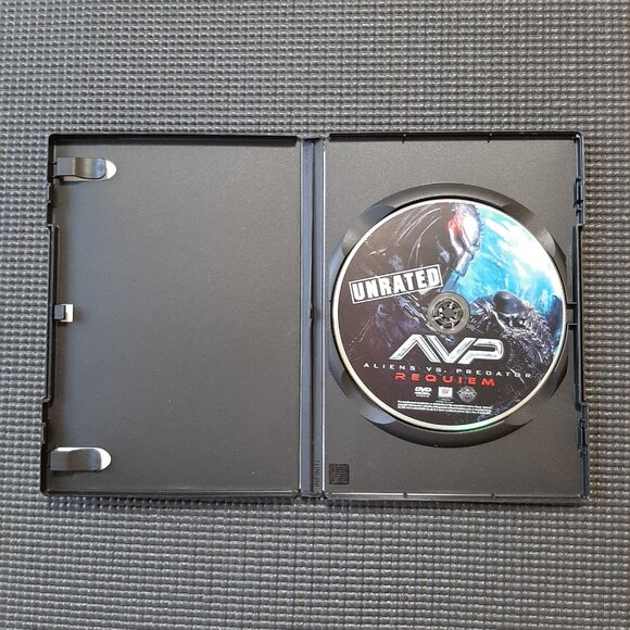 Aliens Vs. Predator - Requiem (DVD, 2008, Canadian Unrated) - Picture 2 of 3